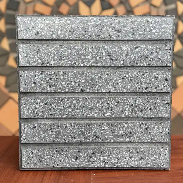 BALDOSA LISTON GRIS